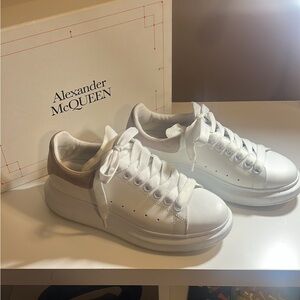 Alexander McQueen Women's White and Brown Sneakers